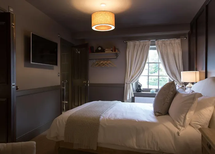 The Lion Hotel - Pub & Restaurant