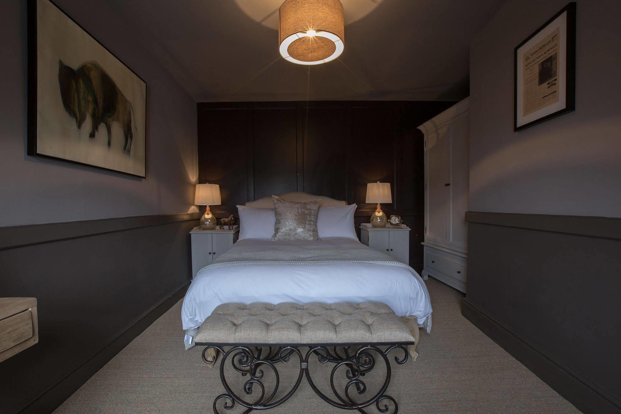 The Lion - Pub & Restaurant Hotel
