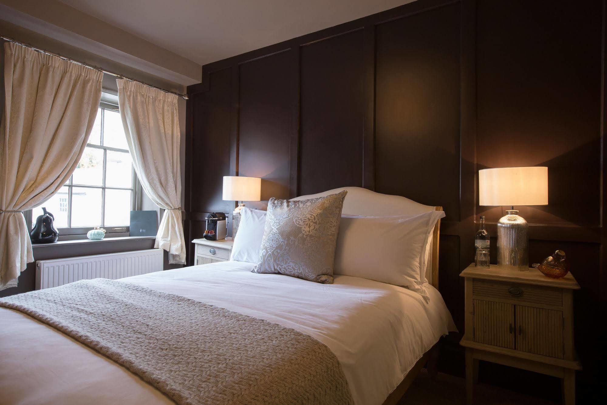 The Lion - Pub & Restaurant Hotel Wimborne Minster